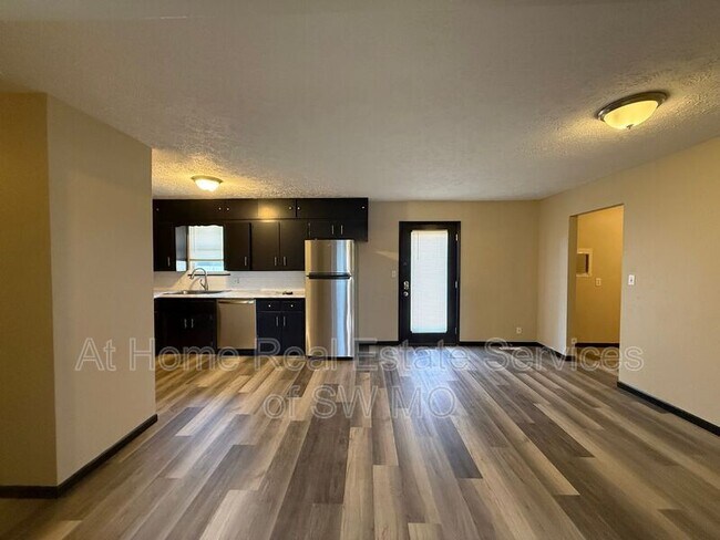 Foto del edificio - 1245 N Drury Ave