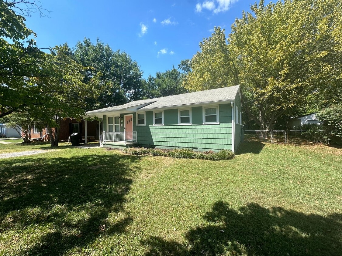 Primary Photo - 618 Spencer Dr