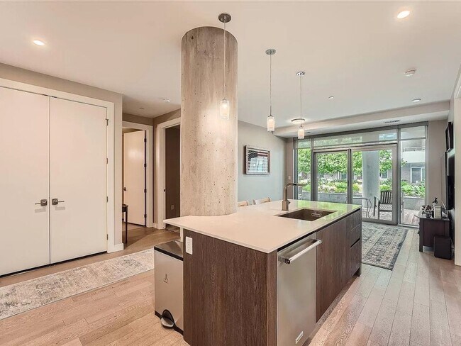 Foto del edificio - 2 Bedroom Condo in Denver