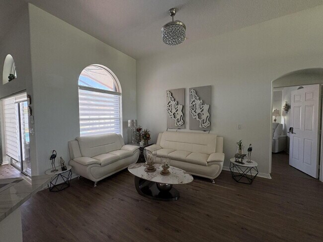 Building Photo - Spacious 4-Bedroom Oasis with 3 Full Baths in the Beautiful Community of Indian Lakes in St. Clou...