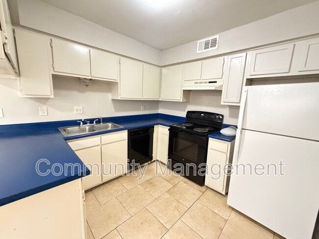 Foto del edificio - 3417 King Bradford Dr