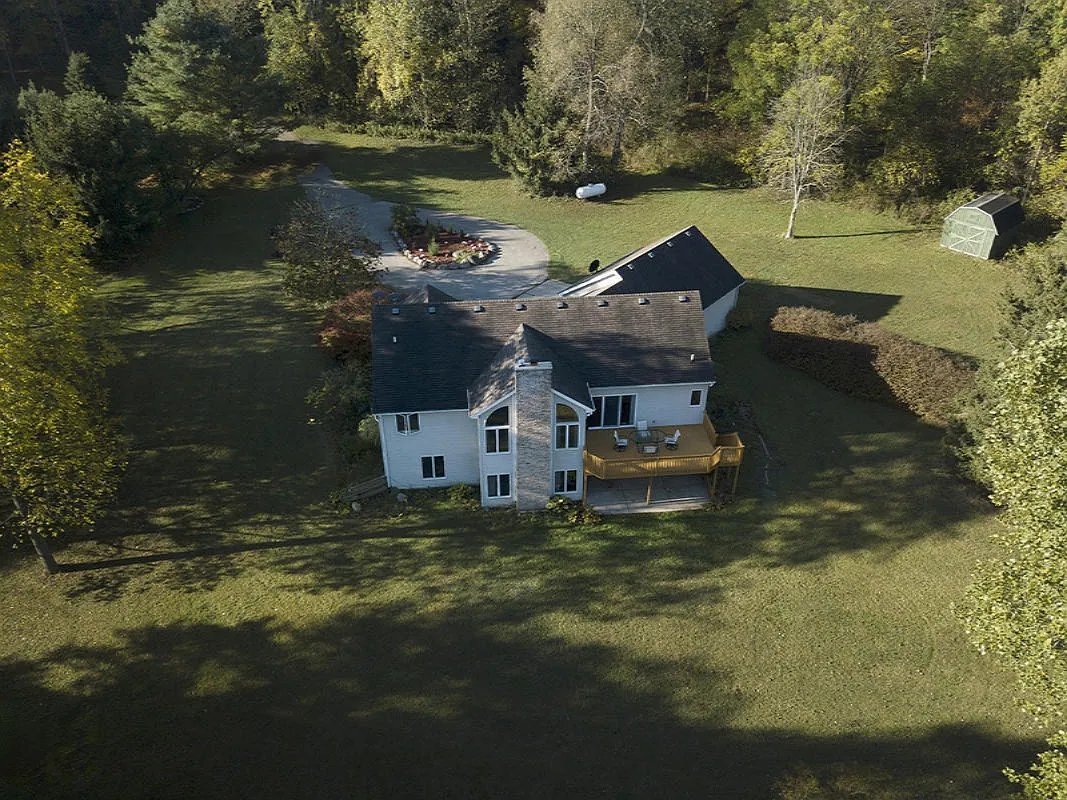 Foto del edificio - 6369 Morrison Lake Rd