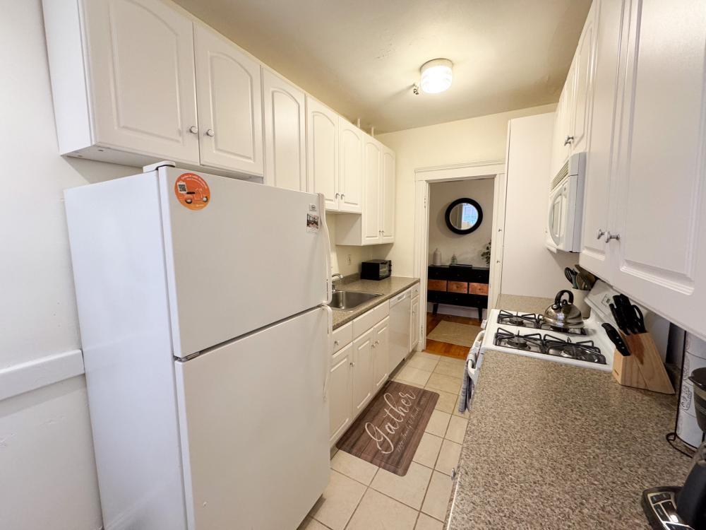 Foto principal - 1 bedroom in Brighton MA 02135