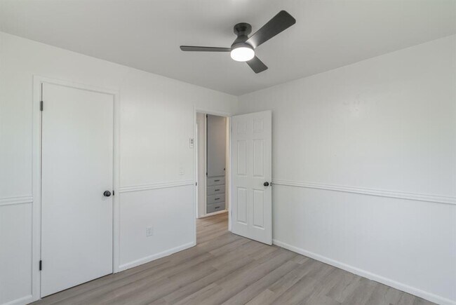 Foto del edificio - 1202 Mark St