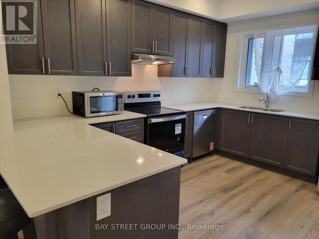 Photo du bâtiment - 1695 Dersan St