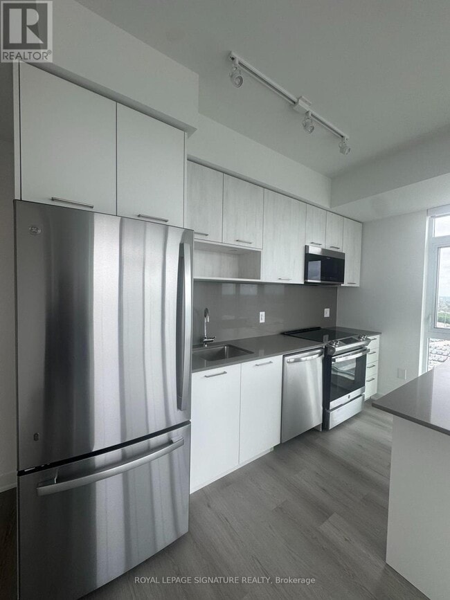 Building Photo - 40-1140 Lagerfeld Dr