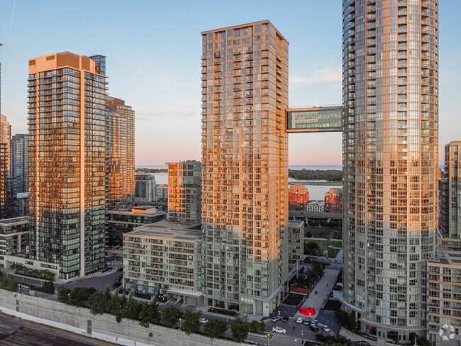 Photo du bâtiment - Parade Condo