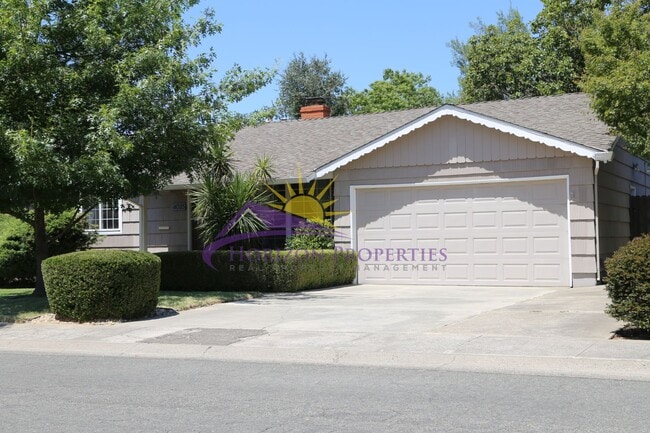 Unique 3 Bed 2 Bath + 2 bonus rooms 1,639 ... - Unique 3 Bed 2 Bath + 2 bonus rooms 1,639 ... House