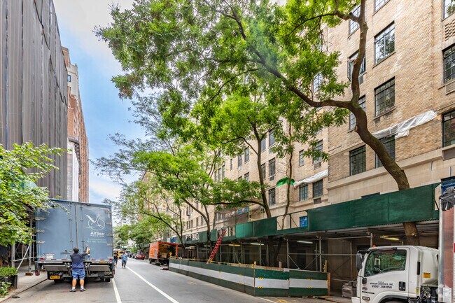 Foto del edificio - 38-58 E 10th St