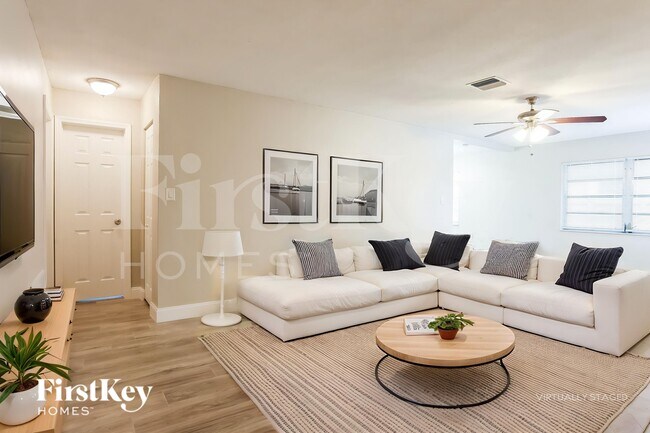 Foto del edificio - 2740 SW 7th St