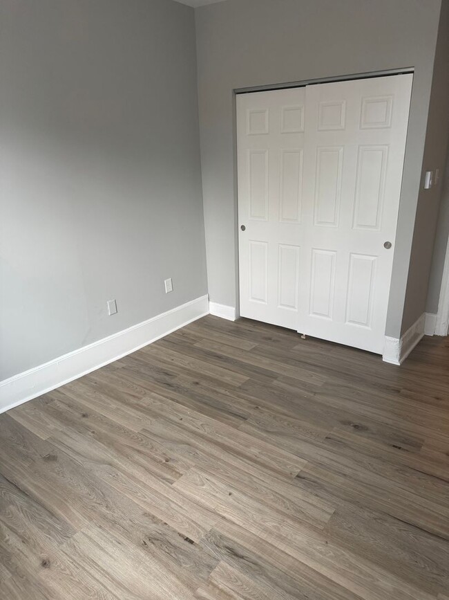 Foto del edificio - 1 Bedroom, 1 Bathroom Apartment Located on First Floor -- Ready For Move-In!