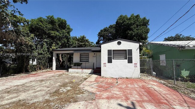 Foto del edificio - 8125 NW 6th Ave