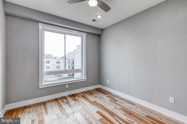 Foto del edificio - 1917 N Lawrence St