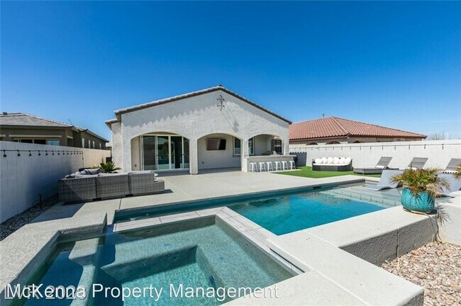 Foto del edificio - 4 br, 3 bath House - 792 Drammatico Pl