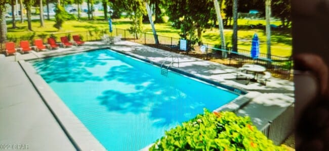 Relaxing pool - 8501 N Lagoon Dr