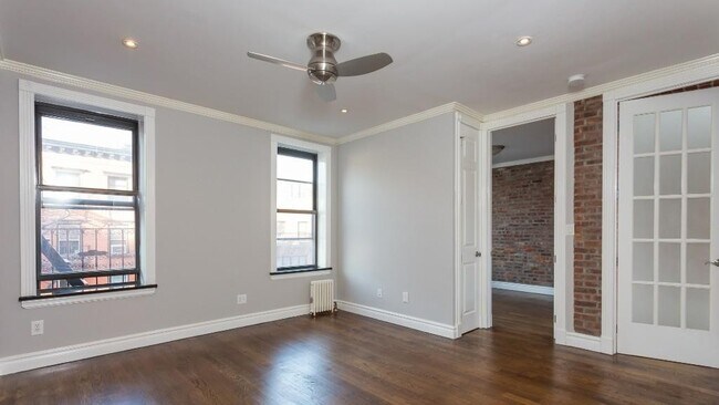 Foto del edificio - 340 E 18th St