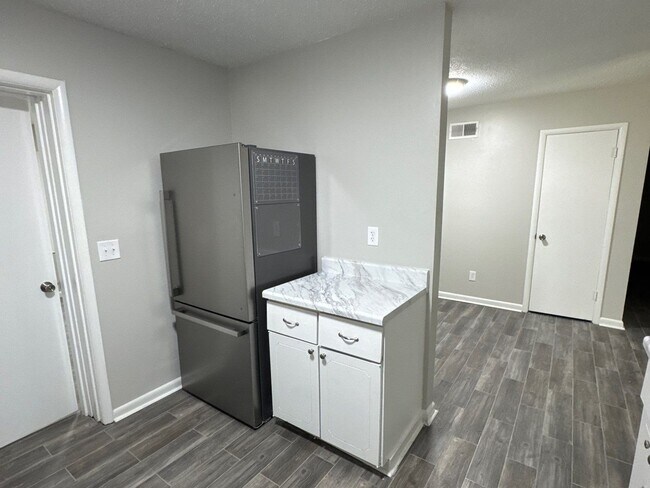 Building Photo - 66 Briarcliff Dr