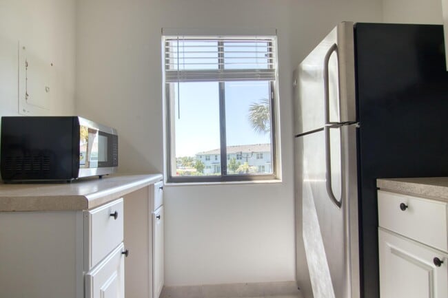 Building Photo - 4070 Tivoli Ct