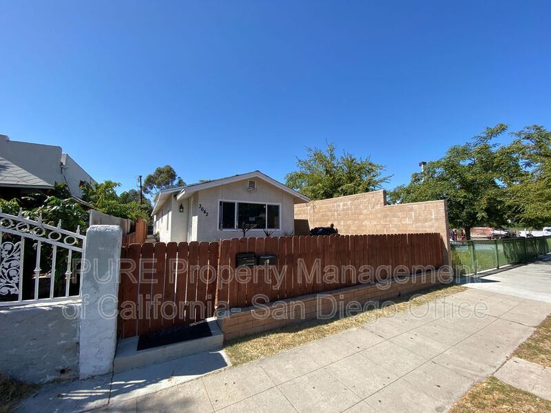 Primary Photo - 3644 Central Ave