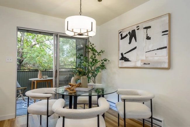 Building Photo - Charming Redwood City one bedroom one bath...
