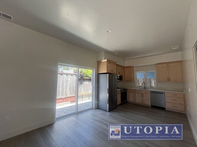 Foto del edificio - Brand New Beautifully Designed 2 Bedroom, 1.5 Bathroom Home in Westside Santa Cruz