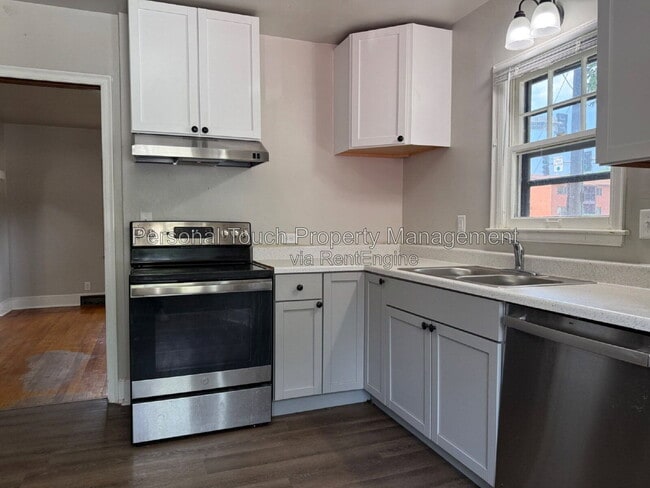 Building Photo - 704 8th St S