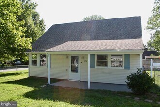 Building Photo - 124 Stratford Ave
