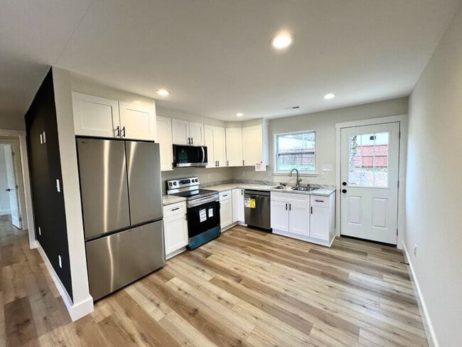 Foto del edificio - 9905 Coward Mill Rd