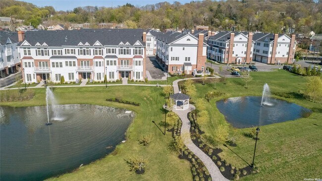 Foto del edificio - 906 Mill Creek S