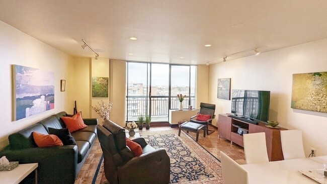 Foto del edificio - 50 Longwood Ave