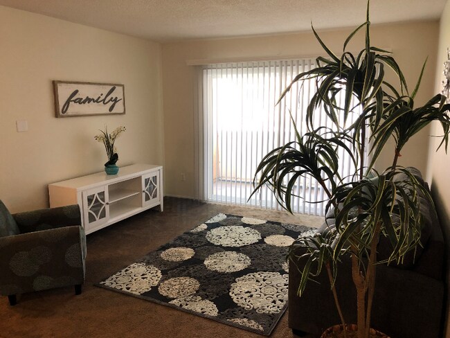 Foto del edificio - 3242 Bonita Rd