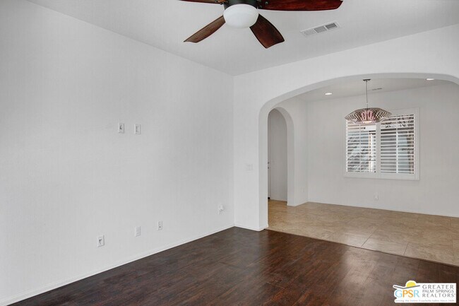 Foto del edificio - 607 Calle Vibrante