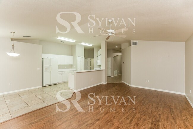 Building Photo - 10522 Juliano Dr
