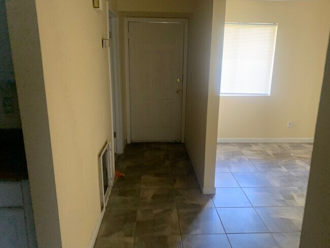 Foto del edificio - 1867 Myrtle Dr SW