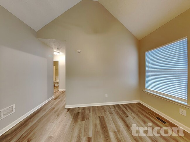 Building Photo - 132 Diamond Ct