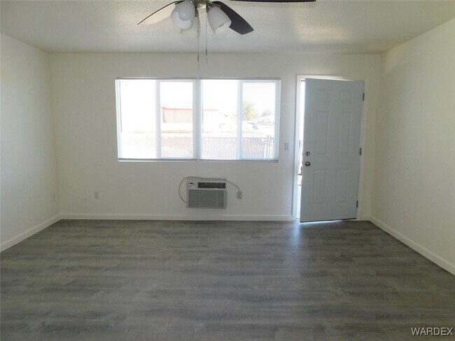 Foto del edificio - 1641 Turquoise Rd