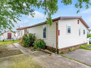 Building Photo - 36999 Blue Bill Dr
