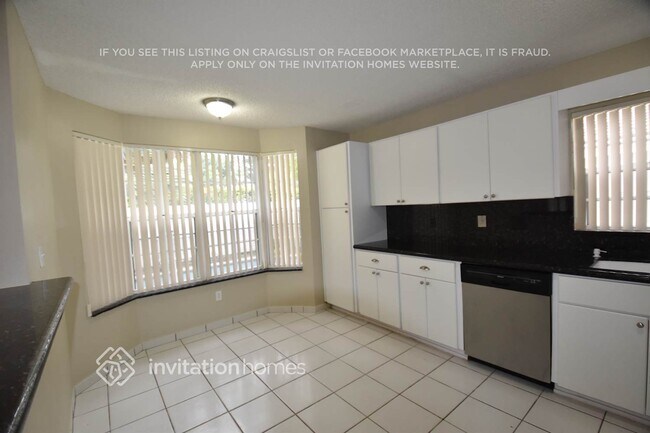 Building Photo - 621 SW 176th Ave