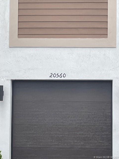 Building Photo - 20560 NE 5th Pl