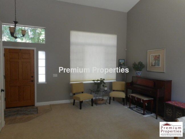 Building Photo - 5251 Clearbrook Dr