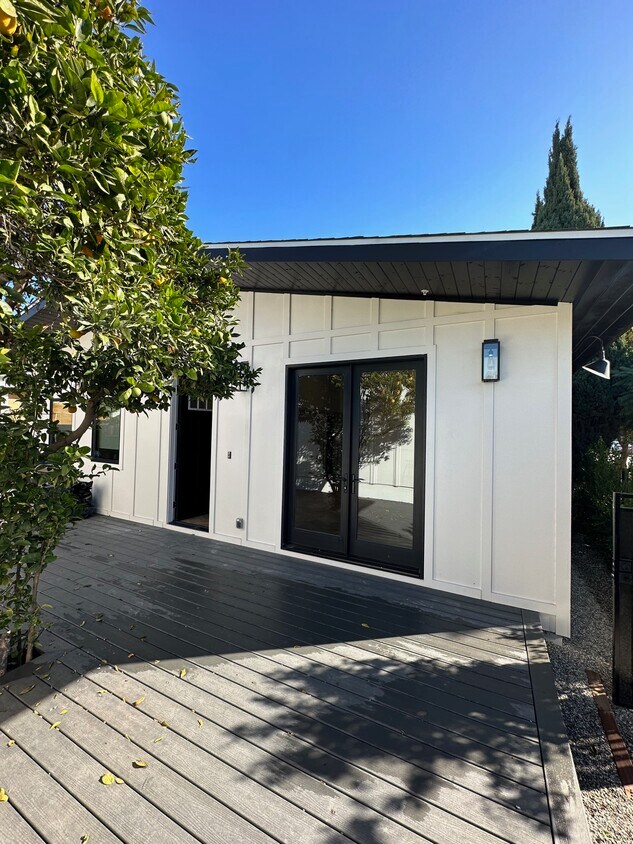 Foto principal - 4541 Dockweiler St