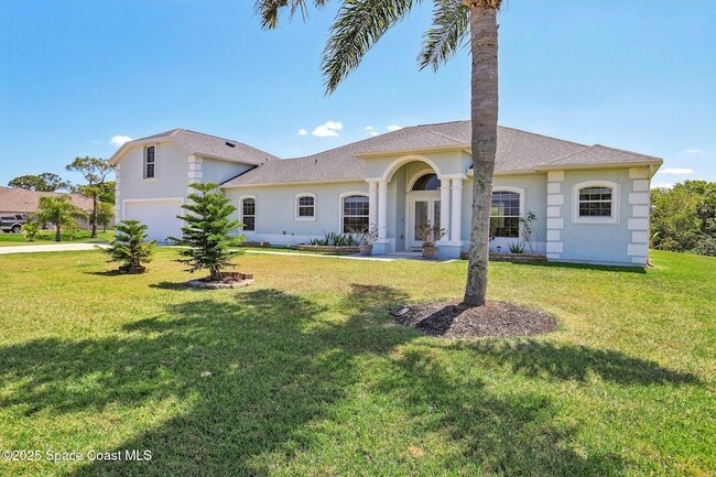 Building Photo - 929 Hialeah St