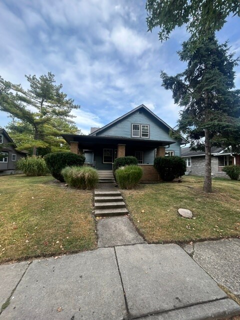 Foto del edificio - 811 N Dequincy St