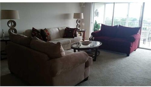 Primary Photo - 3150 N Palm Aire Dr