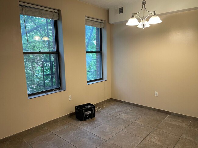 Photo - 1812 Vernon St NW Apartment