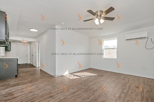 Building Photo - Updated 1-Bed Bungalow in South San Jacinto