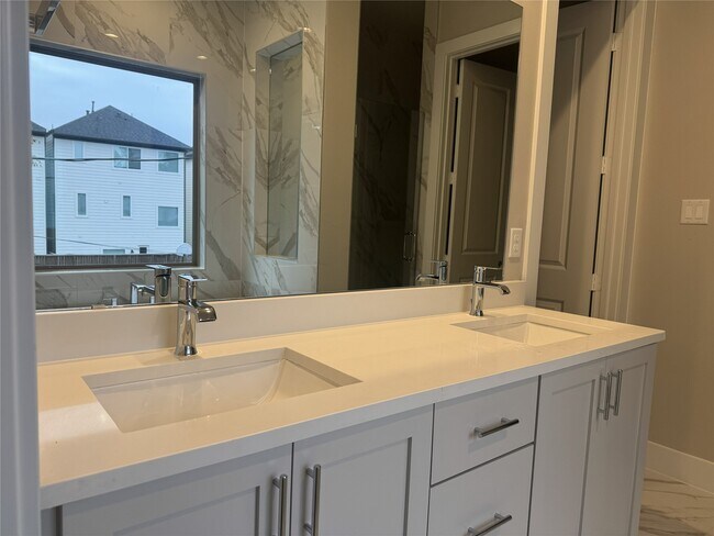 Foto del edificio - 540 Janisch Rd