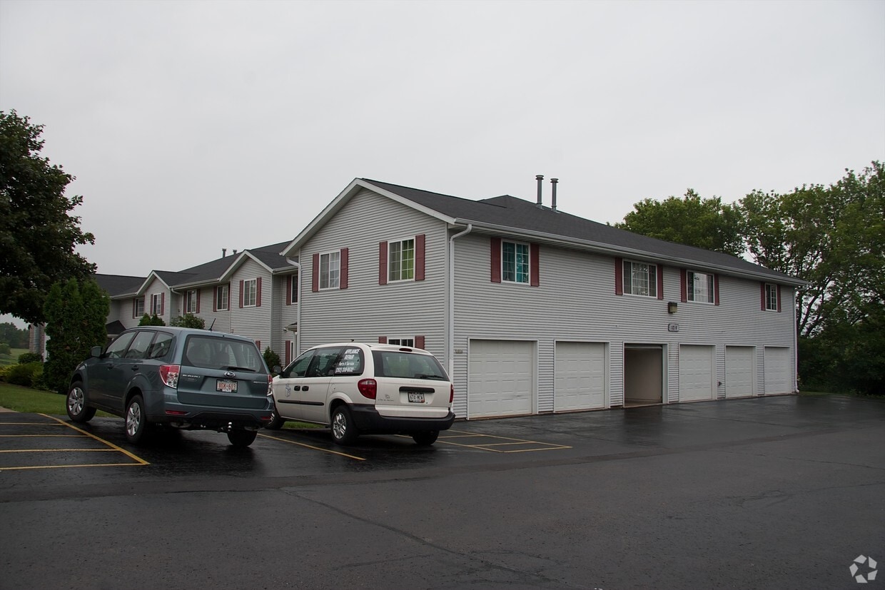 Building Photo - 1016 Riverbend Dr