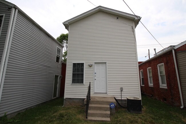 Building Photo - NULU 3 bedroom and 2 bath home