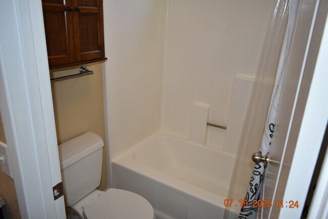 Foto del edificio - 7622 Belpine Pl